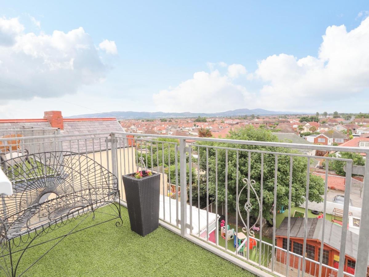 Apartamento Ty Uchaf Rhyl Exterior foto